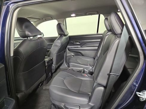 Used 2025 Toyota Grand Highlander AWD image 15
