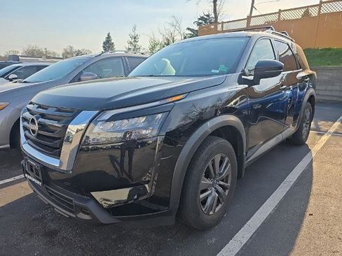 Certified 2023 Nissan Pathfinder SV w/ SV Premium Package image 1
