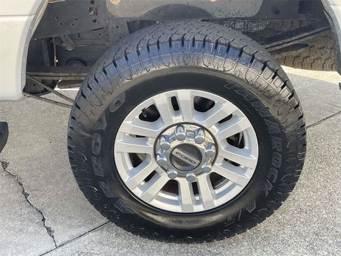 Certified 2019 Ford F250 XLT w/ XLT Value Package image 9