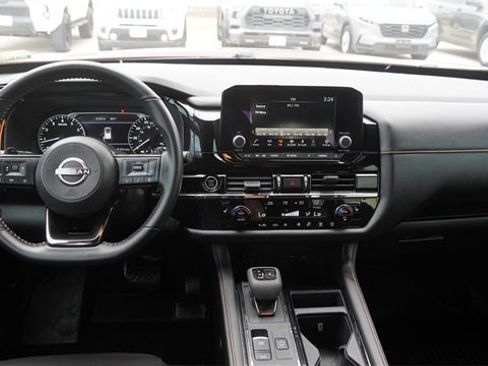 Used 2024 Nissan Pathfinder Rock Creek image 17