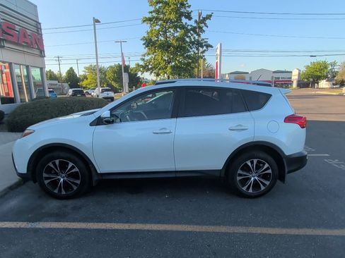 Used 2015 Toyota RAV4 Limited AWD/4WD image 4