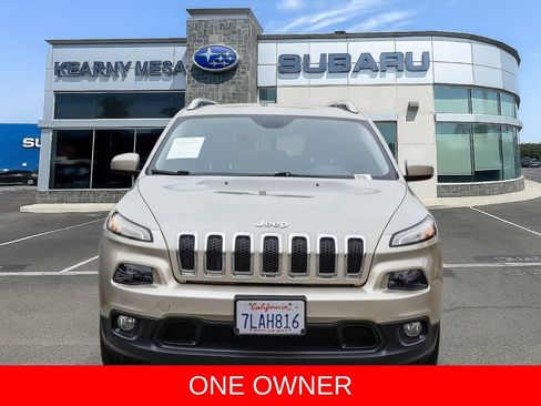 Used 2015 Jeep Cherokee Latitude w/ Comfort/Convenience Group FWD image 2