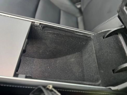 Used 2025 Tesla Model Y Long Range image 29