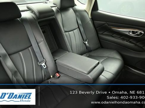 Used 2015 INFINITI Q70 L 3.7 w/ Deluxe Touring Package AWD/4WD image 37