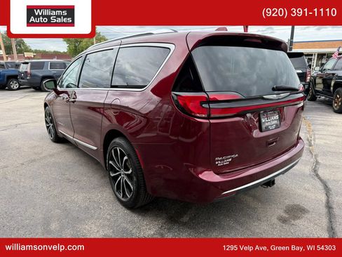 Used 2022 Chrysler Pacifica Pinnacle AWD/4WD image 6