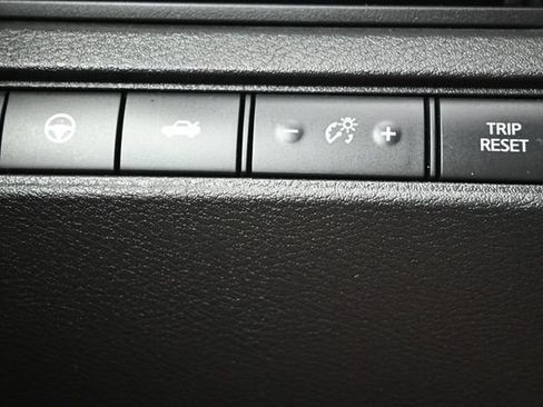 Used 2023 Nissan Altima 2.0 SR FWD image 30