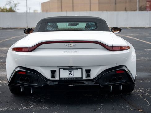 Used 2021 Aston Martin V8 Vantage Roadster image 10