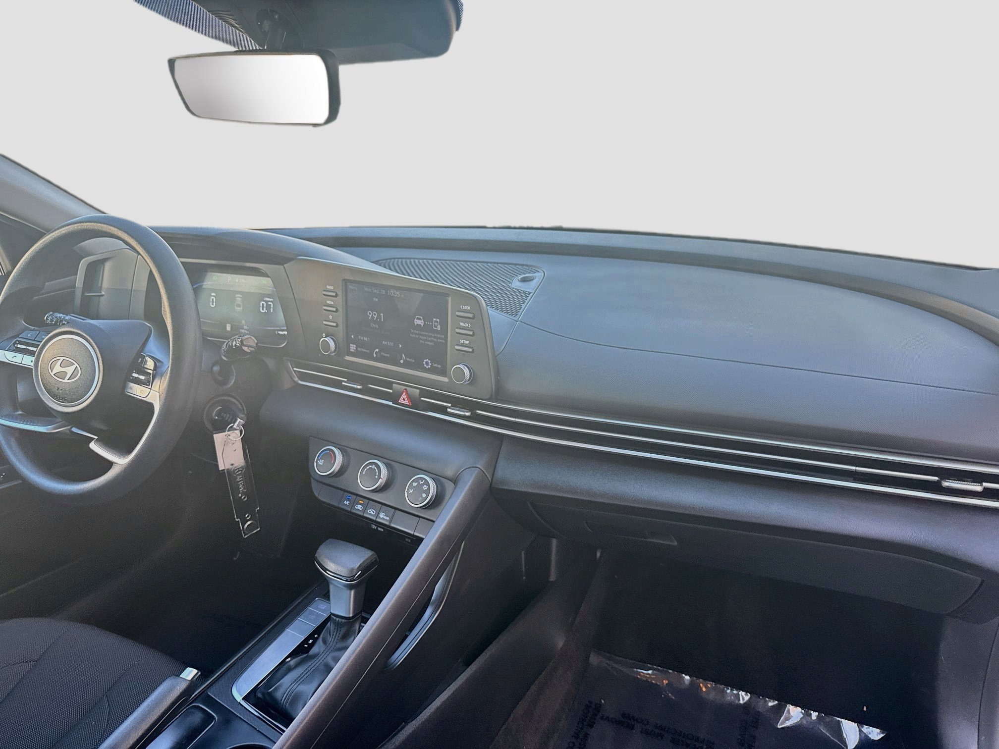 Used 2025 Hyundai Elantra SE FWD image 29