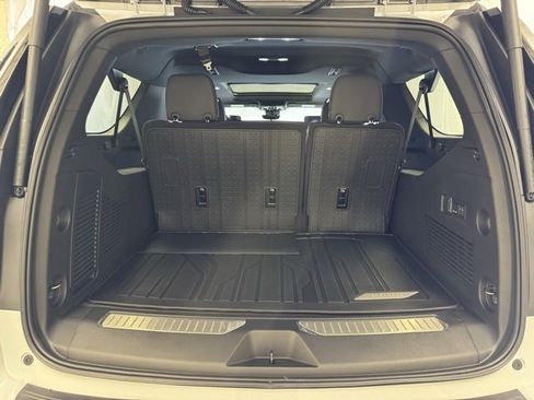 New 2026 Chevrolet Suburban Premier image 25