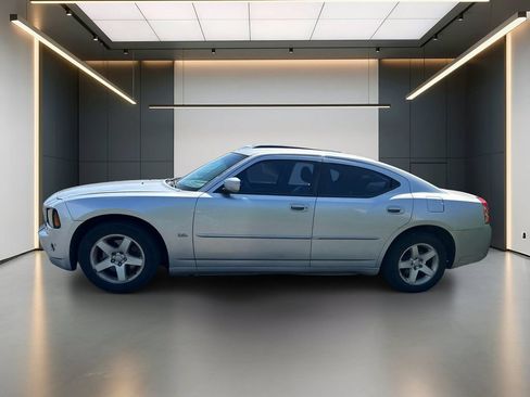Used 2010 Dodge Charger SXT RWD image 2