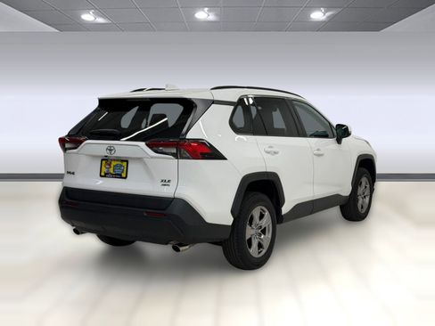 Used 2023 Toyota RAV4 XLE AWD/4WD image 7