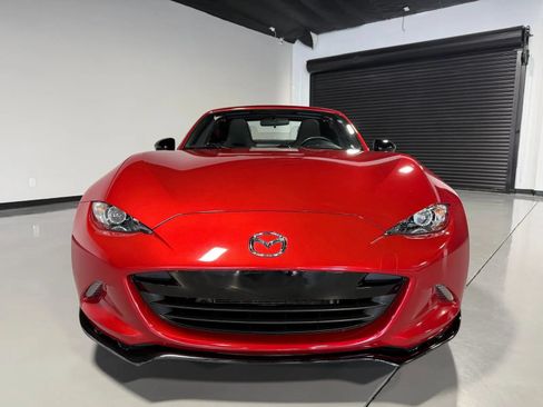 Used 2017 MAZDA MX-5 Miata RF Club RWD image 2