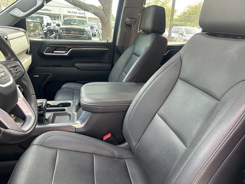 Used 2023 GMC Sierra 1500 SLT w/ SLT Premium Package AWD/4WD image 9