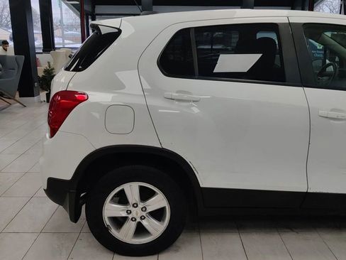Used 2020 Chevrolet Trax LS w/ Tint and Cruise Package image 7