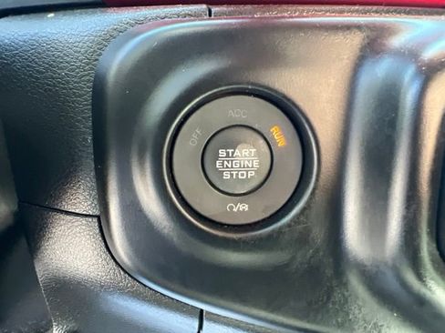Used 2022 Jeep Gladiator Rubicon w/ Cold Weather Group AWD/4WD image 17
