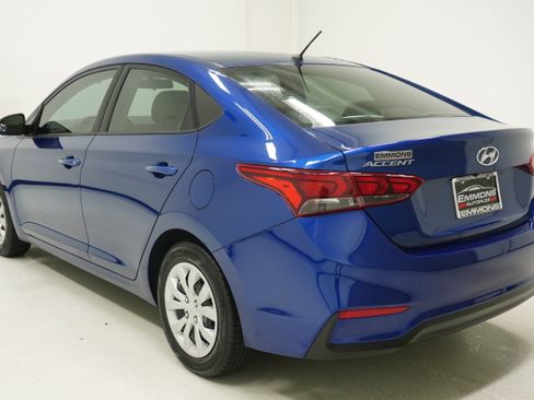 Used 2022 Hyundai Accent SE w/ Cargo Package FWD image 4