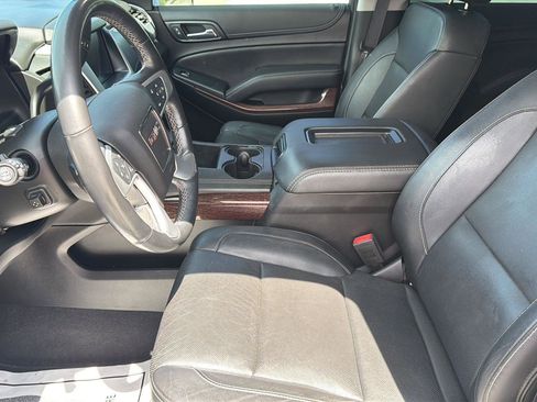 Used 2020 GMC Yukon XL SLT w/ Open Road Package AWD/4WD image 12