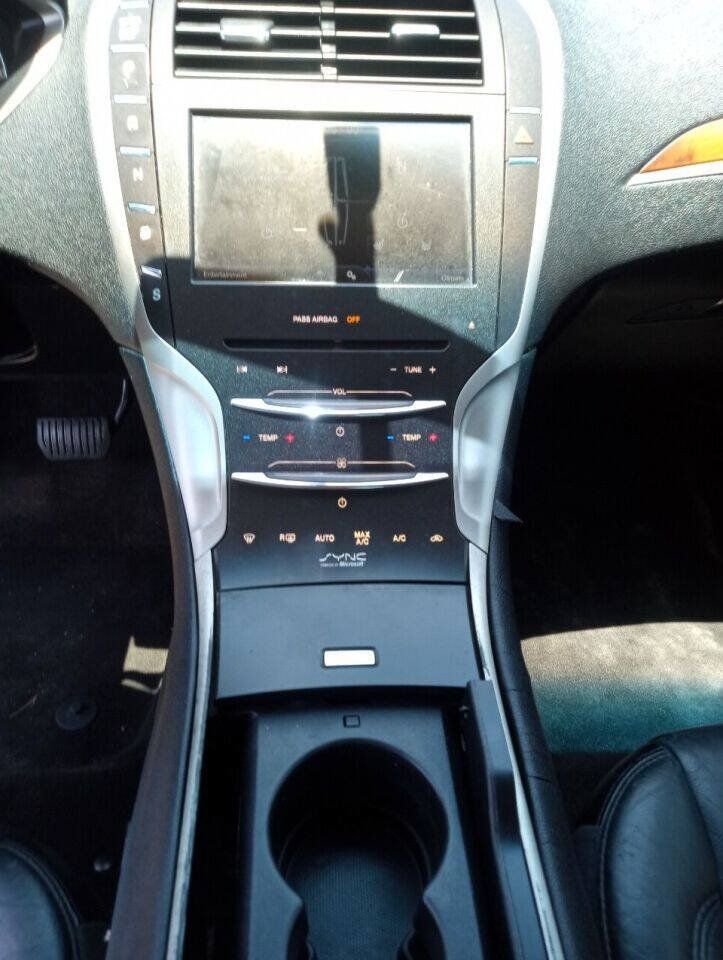 Used 2015 Lincoln MKZ w/ Equipment Group 101A Select FWD image 10