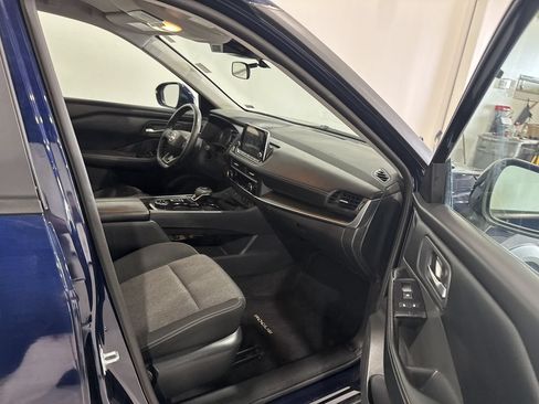 Used 2025 Nissan Rogue SV AWD/4WD image 22