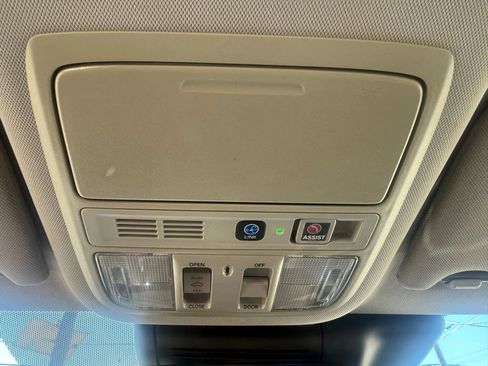 Used 2018 Honda Accord Touring image 30