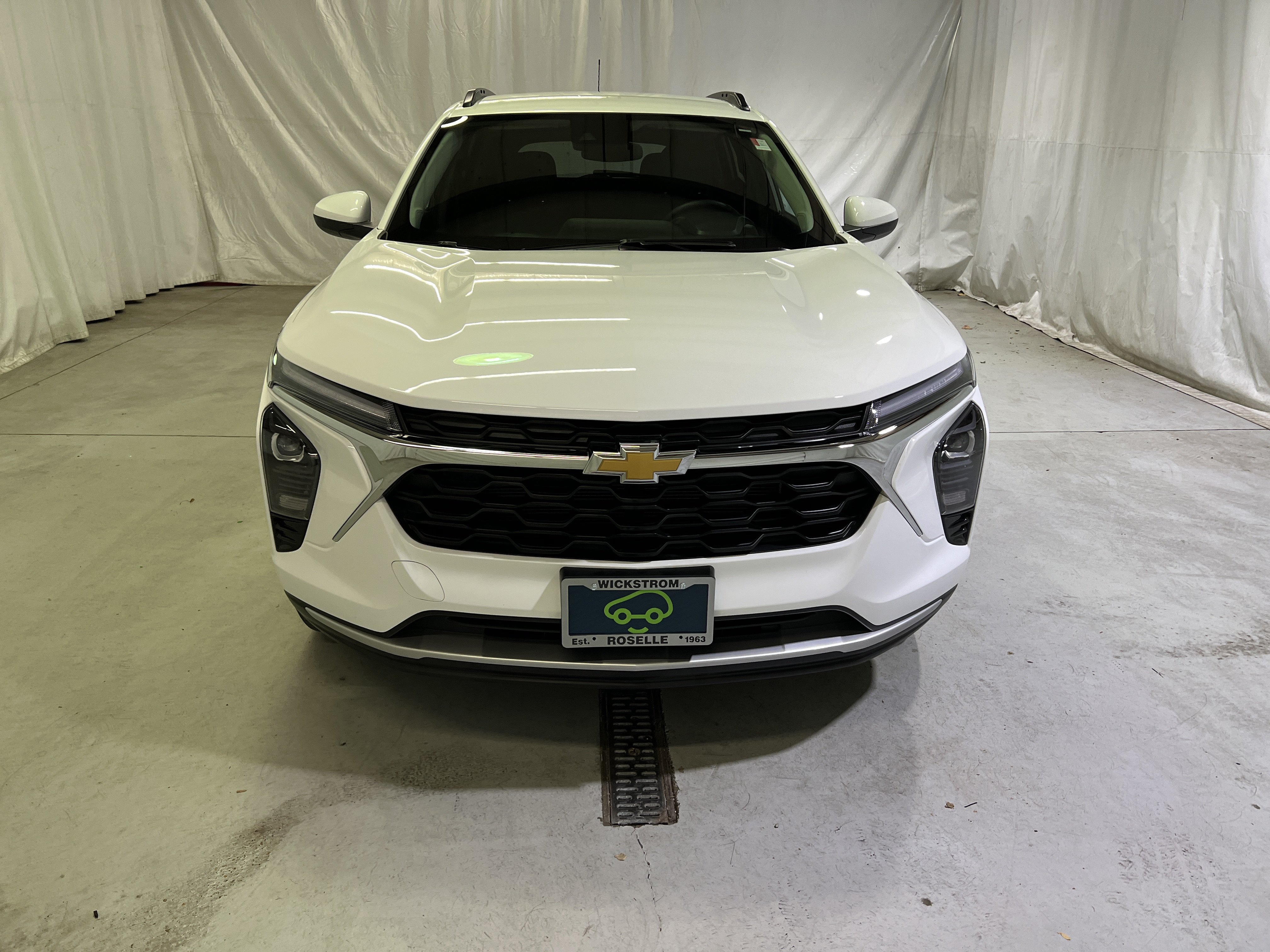 Certified 2025 Chevrolet Trax LT w/ Driver Confidence Package FWD image 3