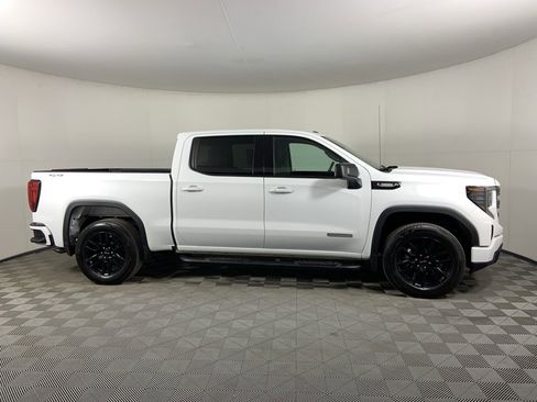 Used 2025 GMC Sierra 1500 Elevation image 2