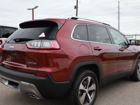 Used 2021 Jeep Cherokee Limited w/ Trailer Tow Group AWD/4WD image 5