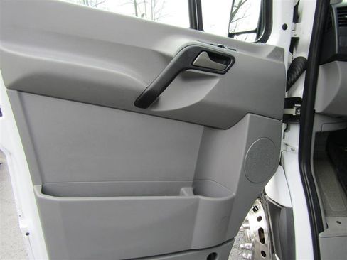 Used 2013 Mercedes-Benz Sprinter 3500 image 9