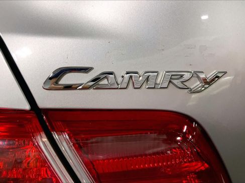 Used 2011 Toyota Camry LE w/ LE Extra-Value Pkg FWD image 9