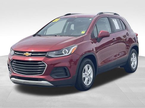 Used 2021 Chevrolet Trax LT w/ LT Convenience Package image 8