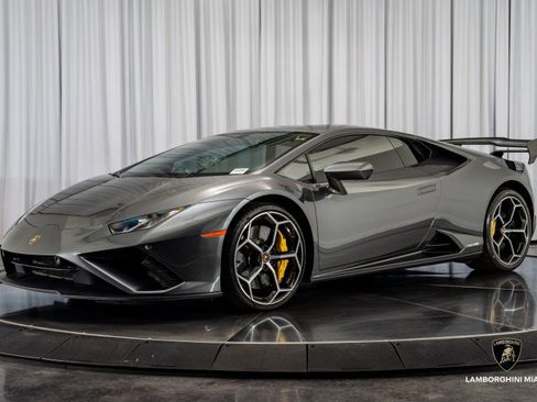 Used 2022 Lamborghini Huracan EVO image 7