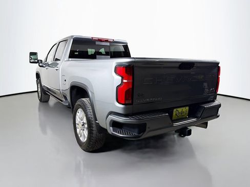 Used 2025 Chevrolet Silverado 2500 High Country w/ Technology Package AWD/4WD image 8
