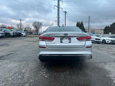 Used 2019 Kia Optima LX image 4