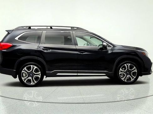 Used 2023 Subaru Ascent Limited w/ Technology Package AWD/4WD image 4