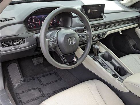 Certified 2025 Honda Accord SE image 3
