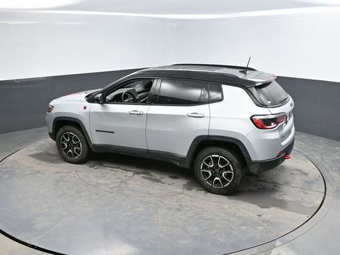 Used 2025 Jeep Compass Trailhawk image 37