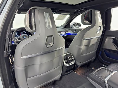 Used 2024 BMW 760i xDrive w/ Premium Package 2 AWD/4WD image 44