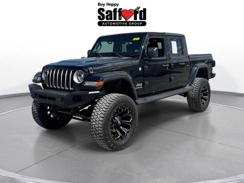 Used 2022 Jeep Gladiator Overland w/ LED Lighting Group AWD/4WD image 1