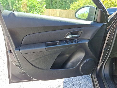 Used 2014 Chevrolet Cruze LT image 14