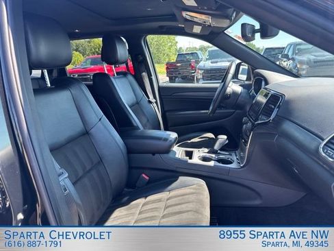 Used 2019 Jeep Grand Cherokee Altitude AWD/4WD image 27