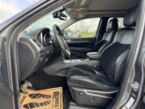 Used 2012 Jeep Grand Cherokee SRT8 w/ Luxury Group II image 15