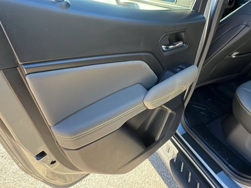 Used 2025 Chevrolet Colorado ZR2 w/ Technology Package image 24