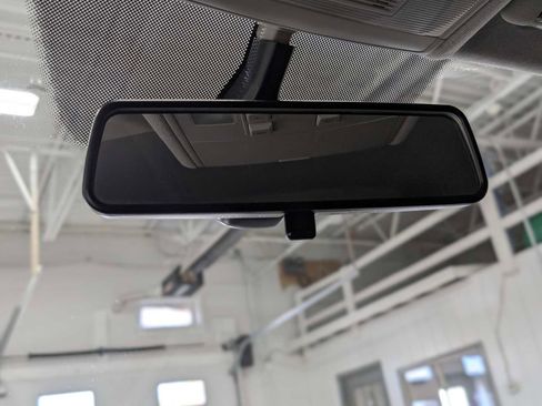 Used 2021 Volkswagen Tiguan SE image 28