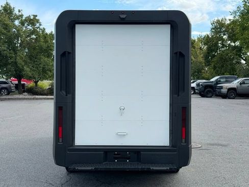Used 2024 Chevrolet Brightdrop 600 w/ Commercial Equipment Package AWD/4WD image 11