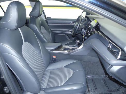 Used 2023 Toyota Camry SE image 7