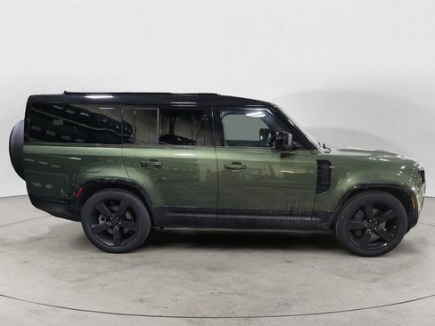 New 2026 Land Rover Defender 130 X-Dynamic SE image 6