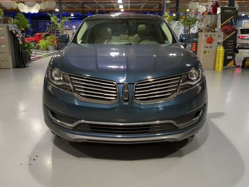 Used 2016 Lincoln MKX Reserve w/ Technology Package AWD/4WD image 2