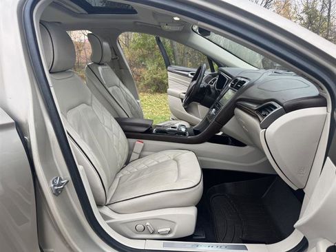 Used 2017 Ford Fusion Platinum image 16