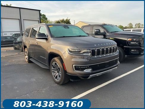 Used 2024 Jeep Wagoneer L Series II w/ Flexible Seating Group image 1