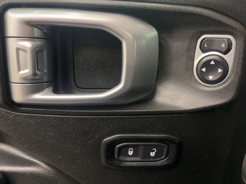 Used 2019 Jeep Wrangler Unlimited Sport S image 13